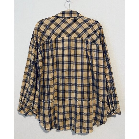 Plaid Button-Up Women's Top - Picture 4 of 7